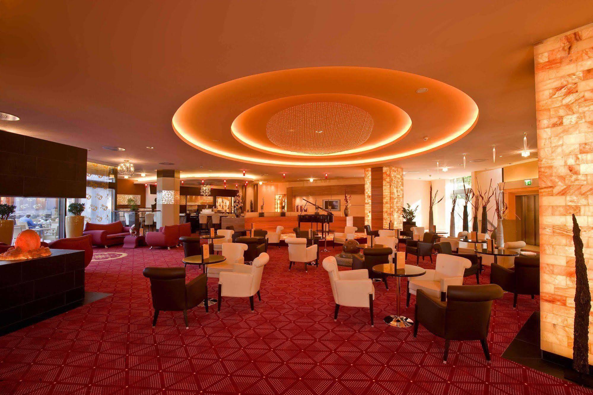 Eurothermenresort Бад Ишл Екстериор снимка