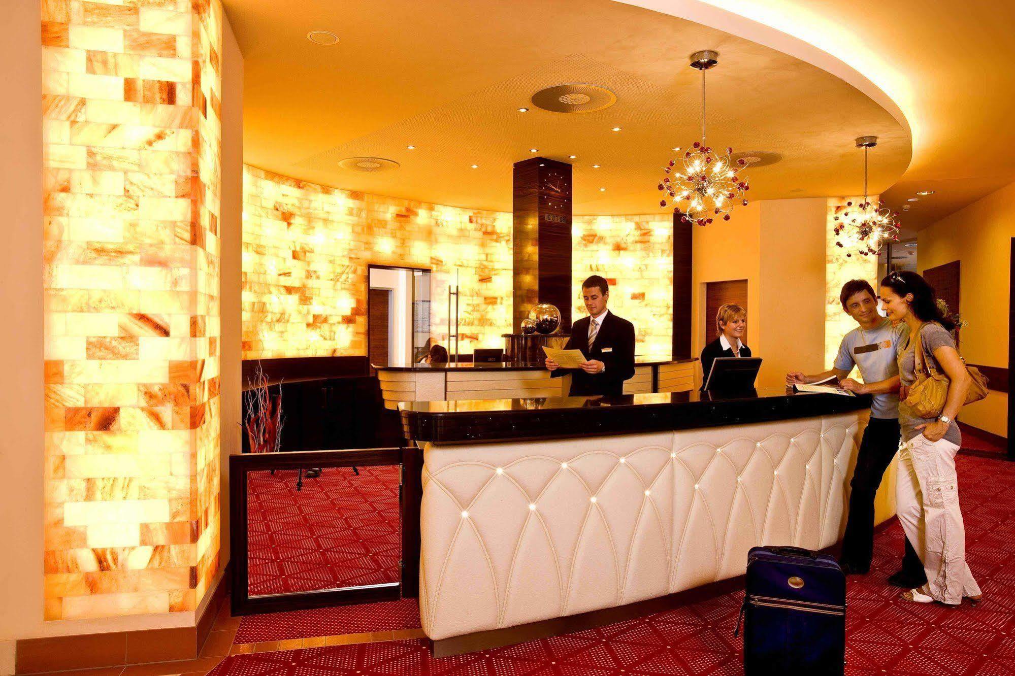 Eurothermenresort Бад Ишл Екстериор снимка