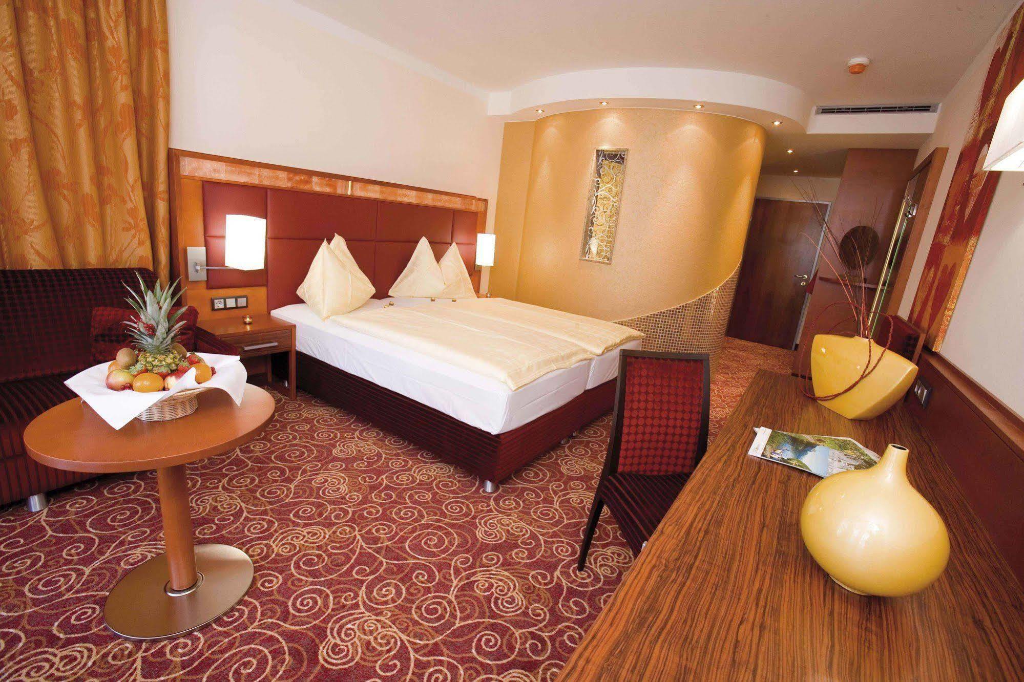 Eurothermenresort Бад Ишл Екстериор снимка